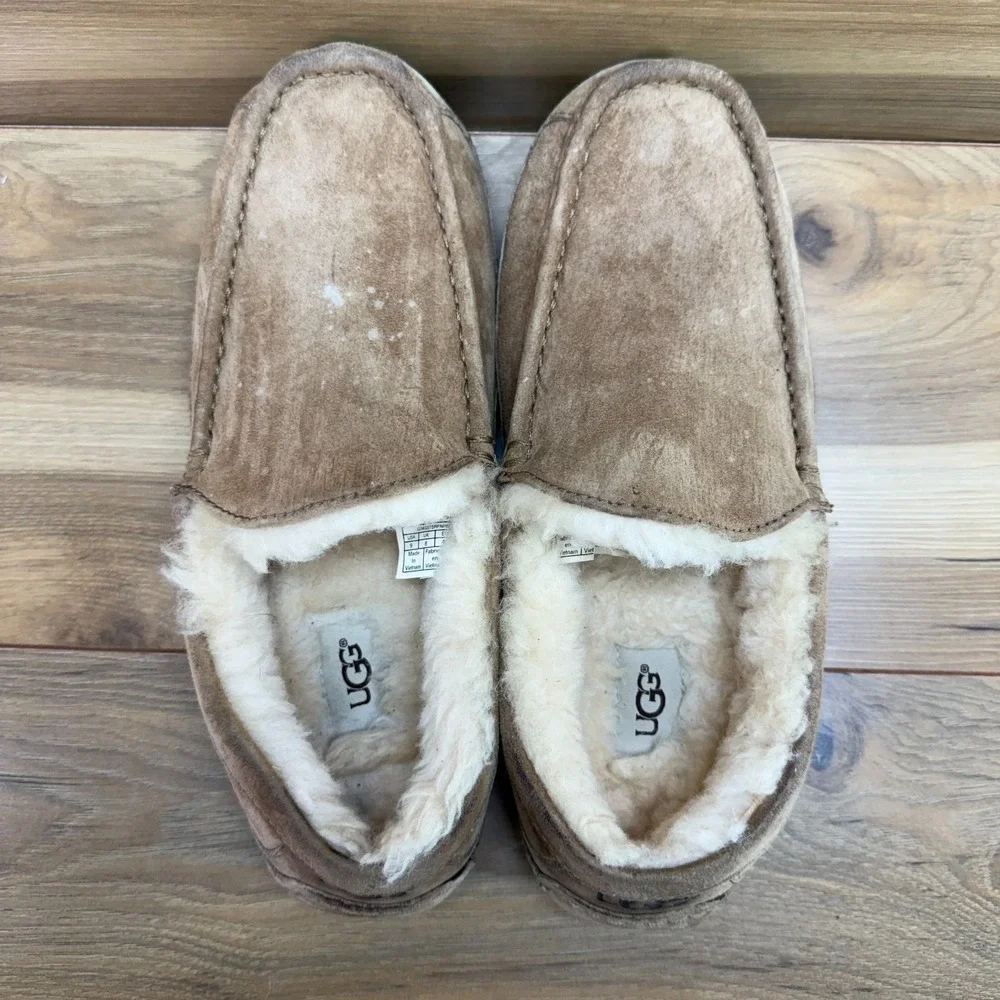 UGG Ascot Mens Slippers 9 Tan Suede Moc Toe Shearling Fur Lined Cozy